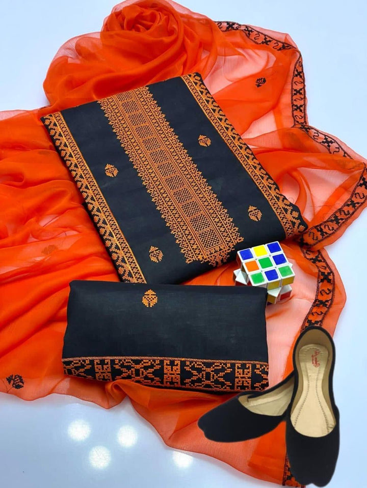 4-Piece Embroidered Cotton Lawn Suit with Khussa – Classic Black Elegance