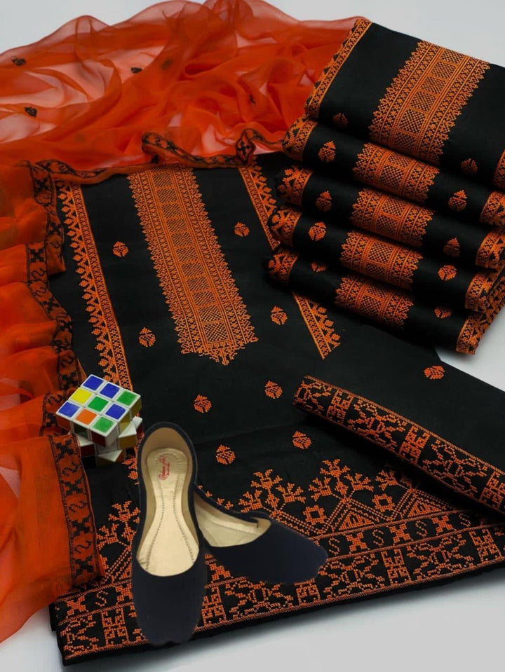 4-Piece Embroidered Cotton Lawn Suit with Khussa – Classic Black Elegance